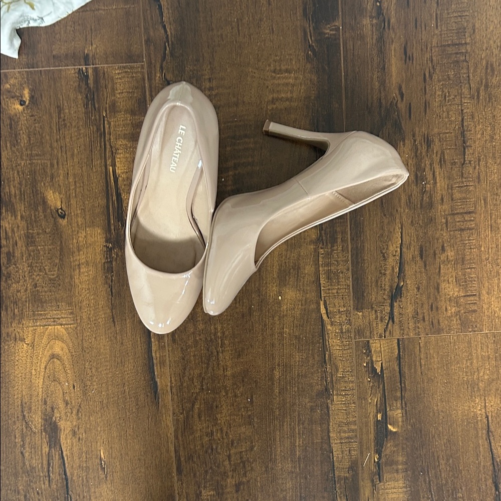 Le Chateau Women's Beige Heels
